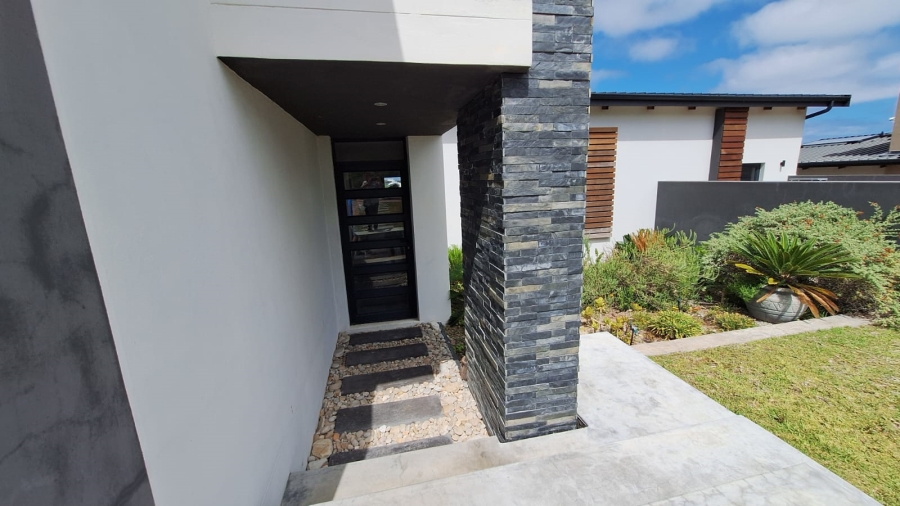 3 Bedroom Property for Sale in Stilbaai Oos Western Cape